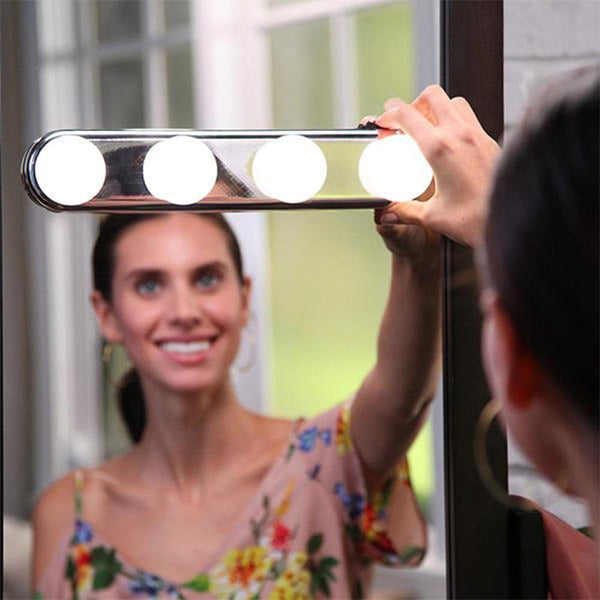 Luxx™ Portable Mirror Lights